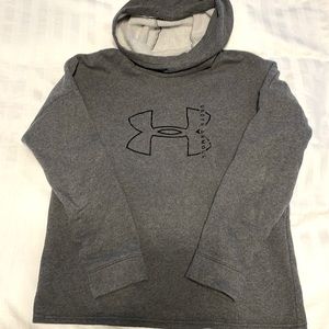 Women’s medium under Armour sweatshirt boxy slight cropped fit